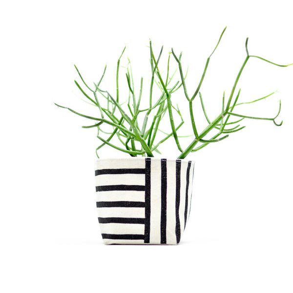 Black Two-Way Stripes Canvas Planter—4