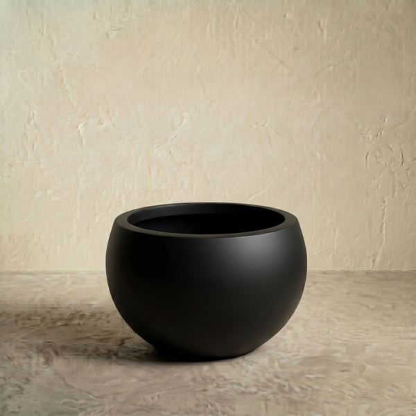 Calyer 46 Large Planter Black