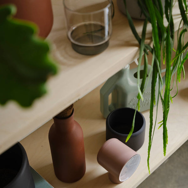 Aaron Probyn US - BOTANY porcelain plant pot MEDIUM: Dark Terracotta